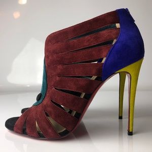 🔥FLASH SALE!! ⛔️⛔️Christian Louboutin Cutout Suede Booties 37.5